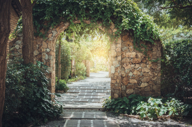 Through the garden gate — The beauty of dry stacked stone walls 